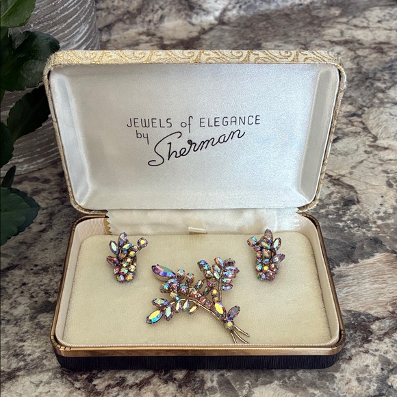 Signed SHERMAN Brooch & Earrings Set in Original Case; Aurora Borealis; Vintage - Picture 7 of 16